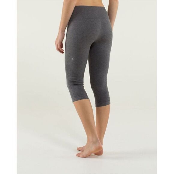 Lululemon women’s In the Flow Crop seamless Leggings 6 - Picture 3 of 10
